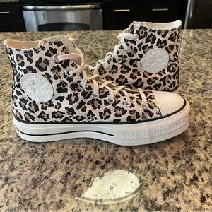 Converse Chuck Taylor All Star Lift Leopard Sneaker 570915C Women’s size 8